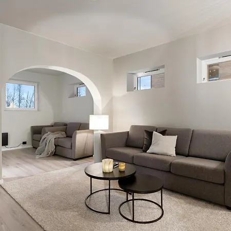 Enter Tromso - 3 Bedroom Home Exterior photo